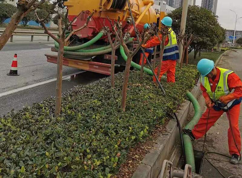 鹤峰市政管道清淤